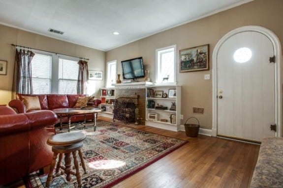 6934-San-Mateo-Living-575x383