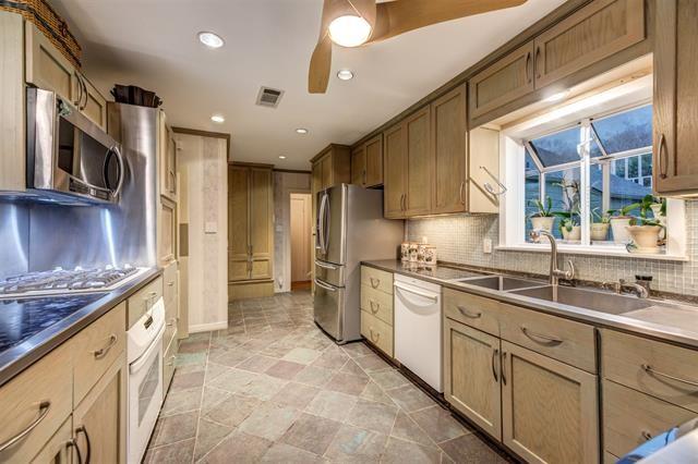 9023735850_360cb8ce64_z