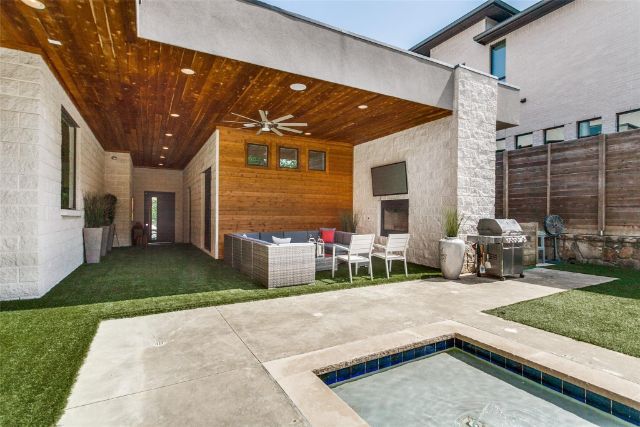 Sweetest-Badge-Centenary-1