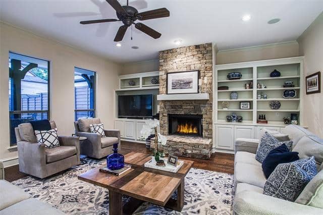 EC221393-A4A8-4690-8141-F64946AC2F63