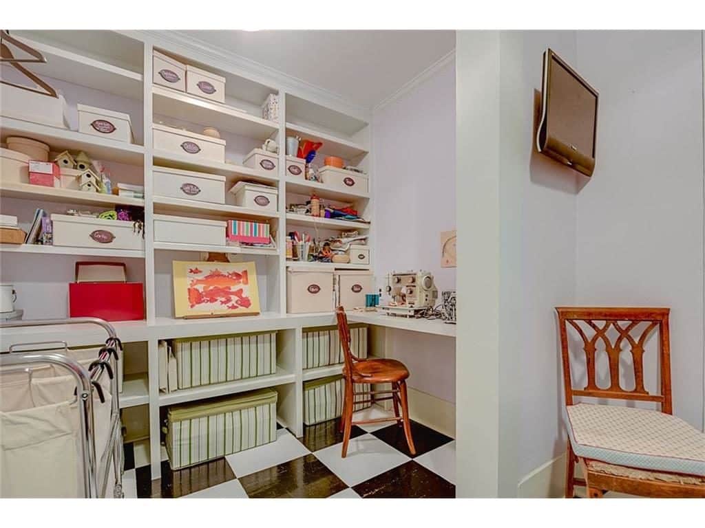 701-S.-Clinton-Craft-Room-1024x768