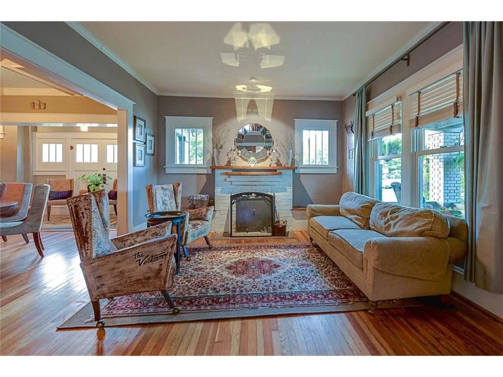 701-S.-Clinton-Porch-1024x768