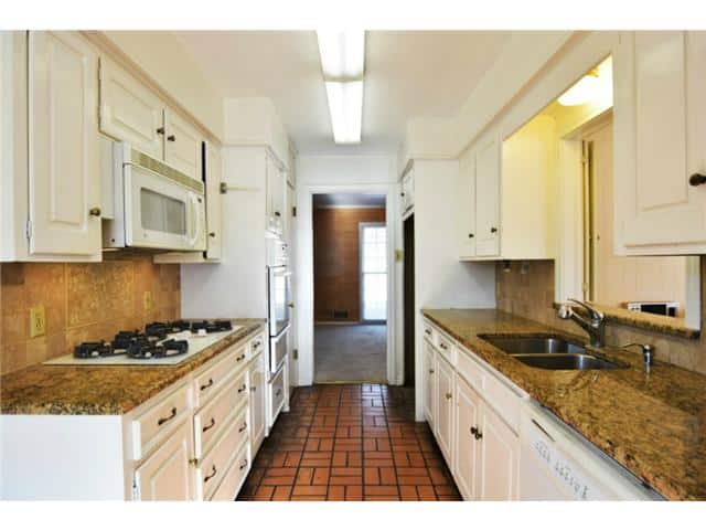 7012-Wakefield-kitchen