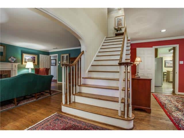 7022-Lakeshore-foyer-stairs