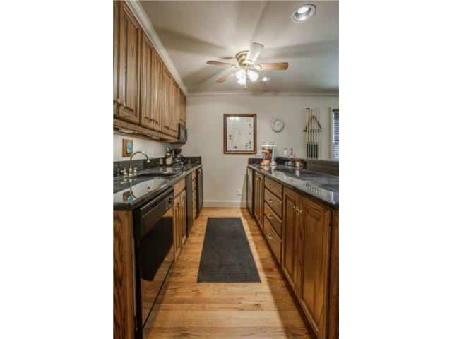 7022-lakeshore-gameroom-bar