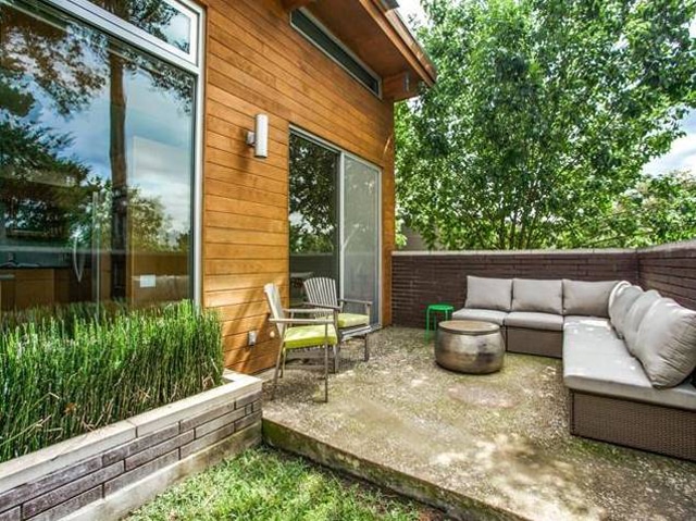 706-Kessler-Woods-Side-Patio