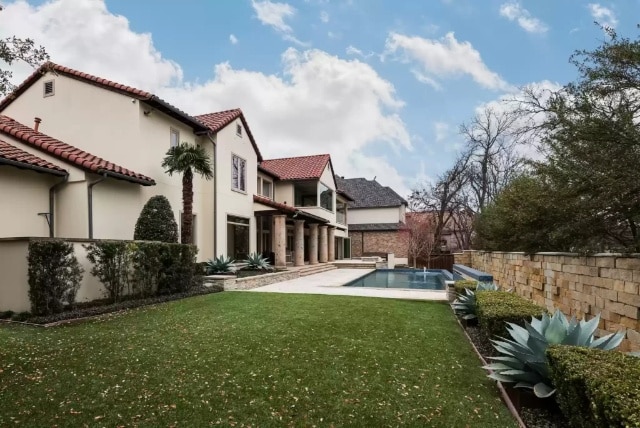 7107-Lake-Edge-Drive