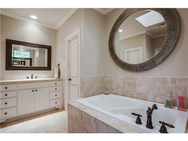 7115-Coronado-master-bath