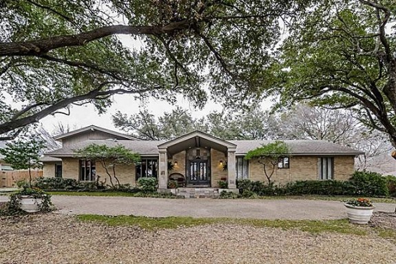 7115-Meadowcreek-Front-575x383