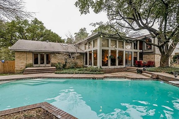 7115-Meadowcreek-Pool-Backyard-575x383