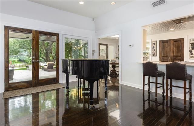 7122-royal-lane-A-2