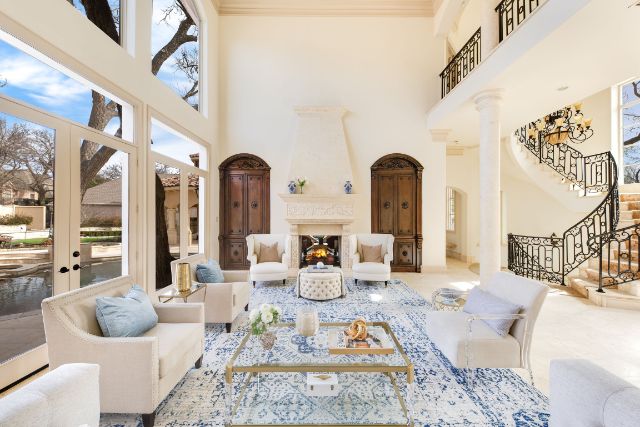 Lake-Forest-fountain