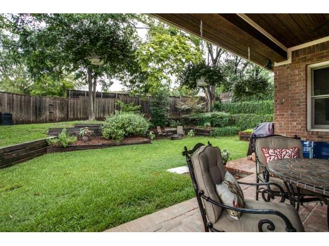 7128-Shook-backyard2
