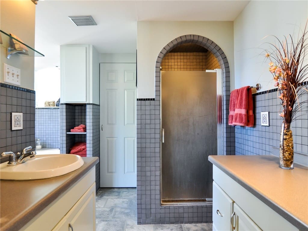 7142-shook-15-1024x768