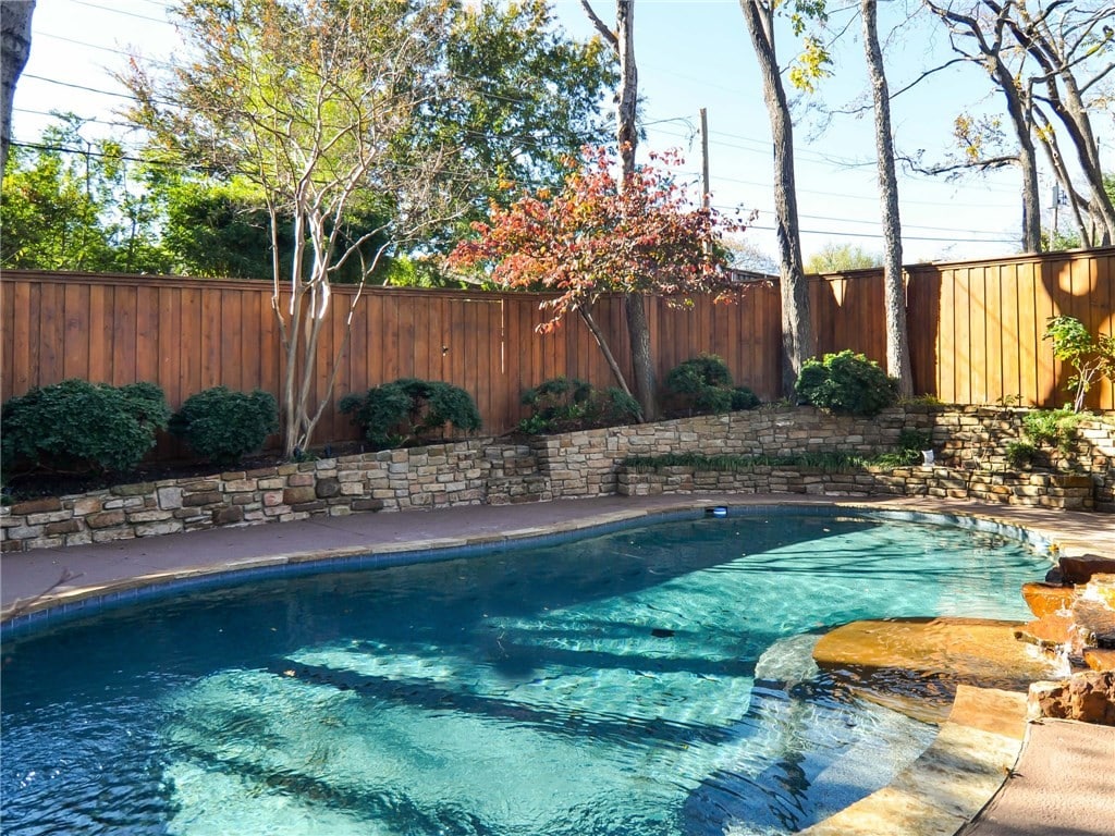 7142-shook-20-pool-1024x768