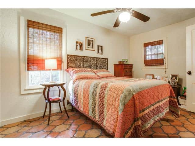 7218-Lakewood-Blvd-bedroom