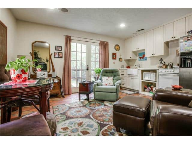 7218-Lakewood-Blvd-guest