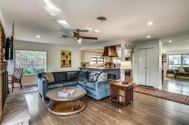 729410a1bc503877edef5fe73c8c2835l-m1054657550od-w1024_h768