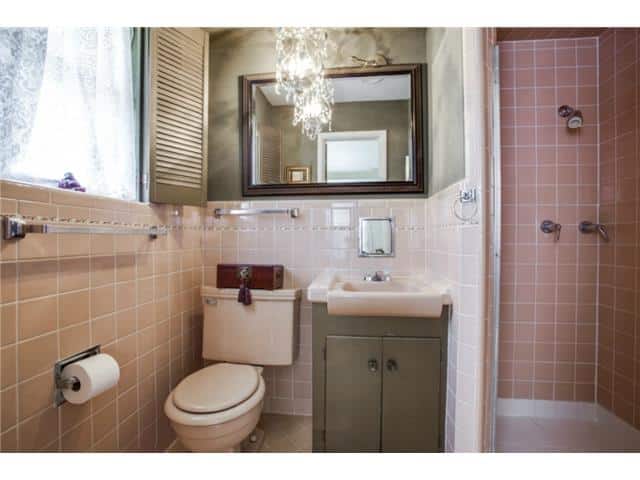 7319-Bennington-Pink-Bathroom