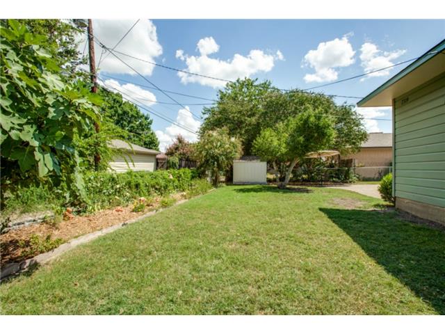 7319-Bennington-Side-Yard