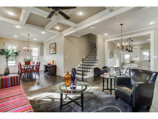 736-Elsbeth-Living-2