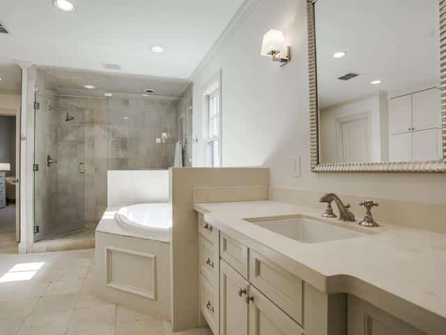 7525-Villanova-master-bath-2