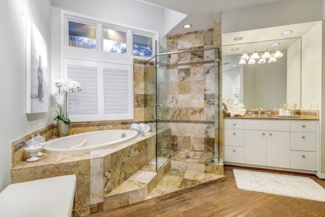 03_7_Kingsgate-Front-Door-Dusk-1103_mls