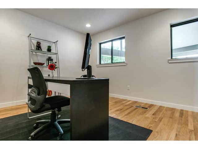 7701-Yamini-Office