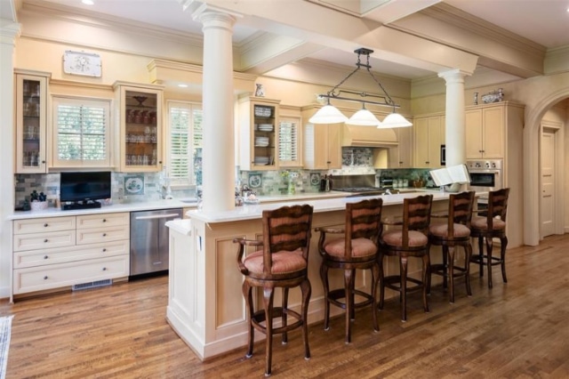 7711-Glen-Albens-Circle-20