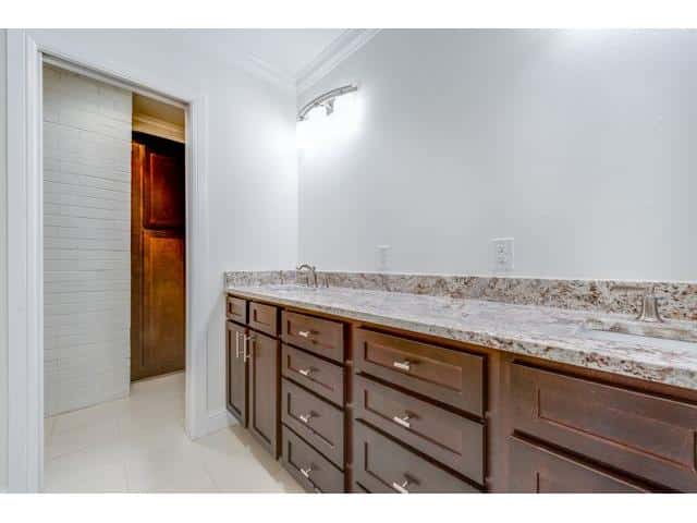 7715-Maplecrest-Double-Vanity