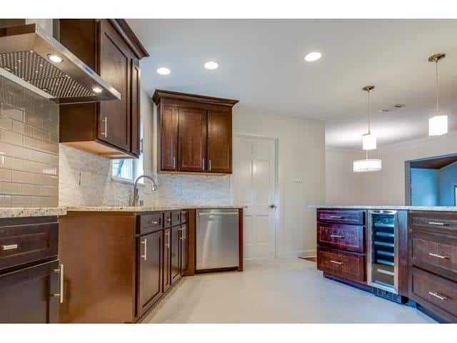 7715-Maplecrest-Kitchen-2