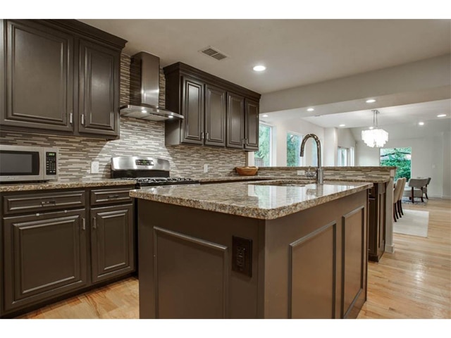 7719-Lemmonwood-Kitchen-2