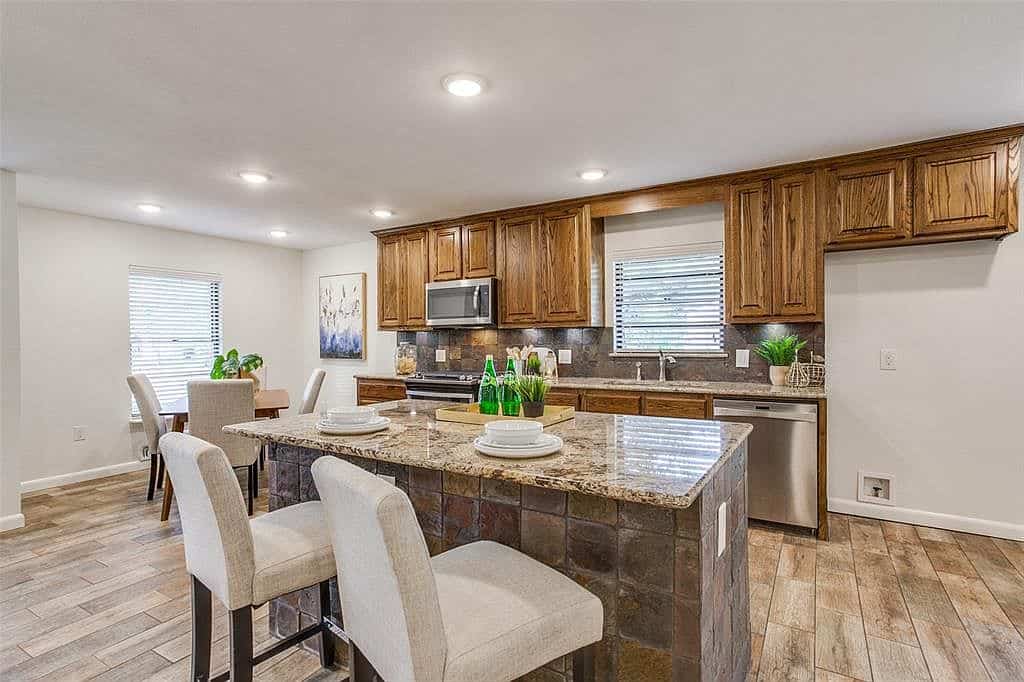 41FB6438-5205-455D-A95D-FD7ED8858A1C