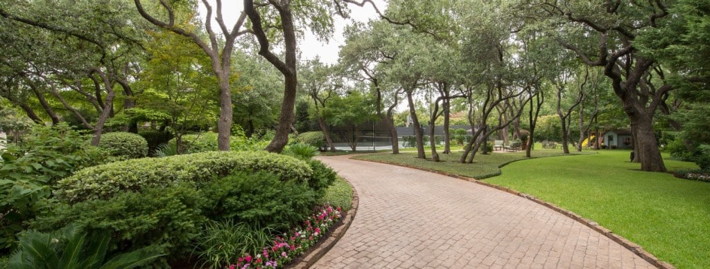 7941-summit-cove-fort-worth-texas-76179_03-1500x570-1024x389