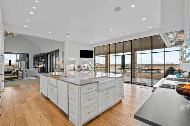 7cc50c7ed114e867f037666f974cec84l-m238609744od-w1024_h768_x2