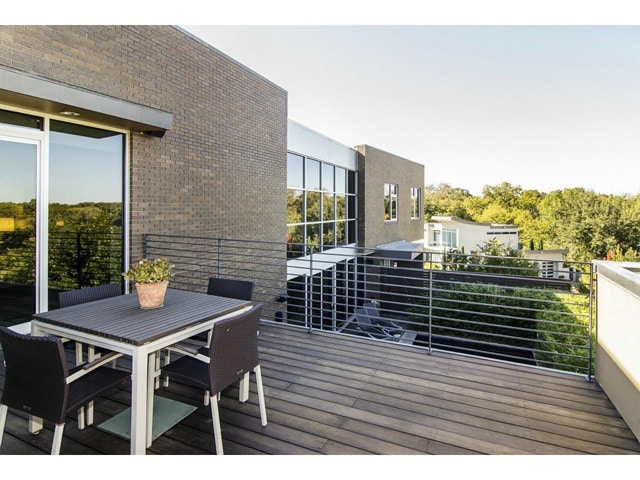 805-Kessler-Woods-Balcony