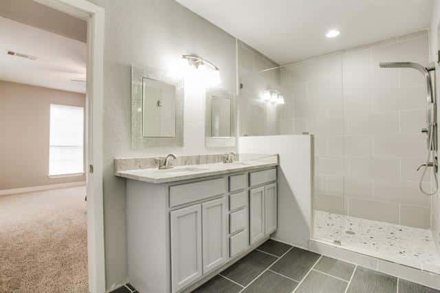 810-W.-12th-Master-Bath