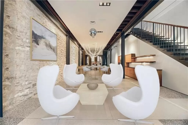 811-Congress-Ave-front-door