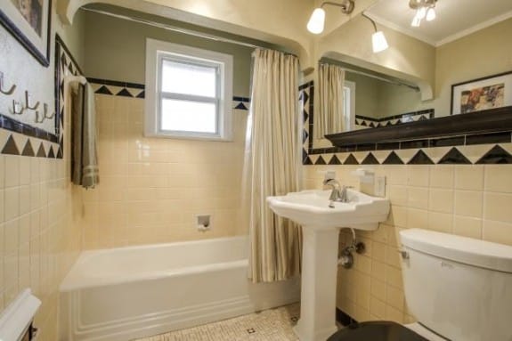 815-Newell-Bath-575x383
