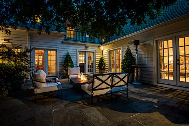 8200-Forest-Hills-Patio