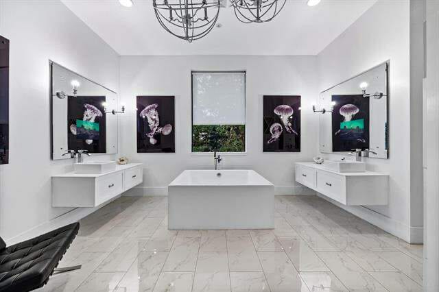 829-Carrie-Lane-entry-outside