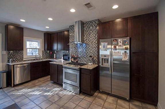 829-N.-Montclair-Kitchen-575x380