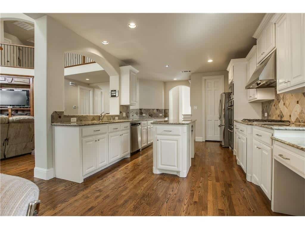 8312-Ridgelea-kitchen1-1024x768