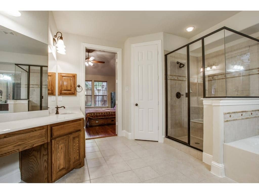 8312-Ridgelea-master-bath-21-1024x768