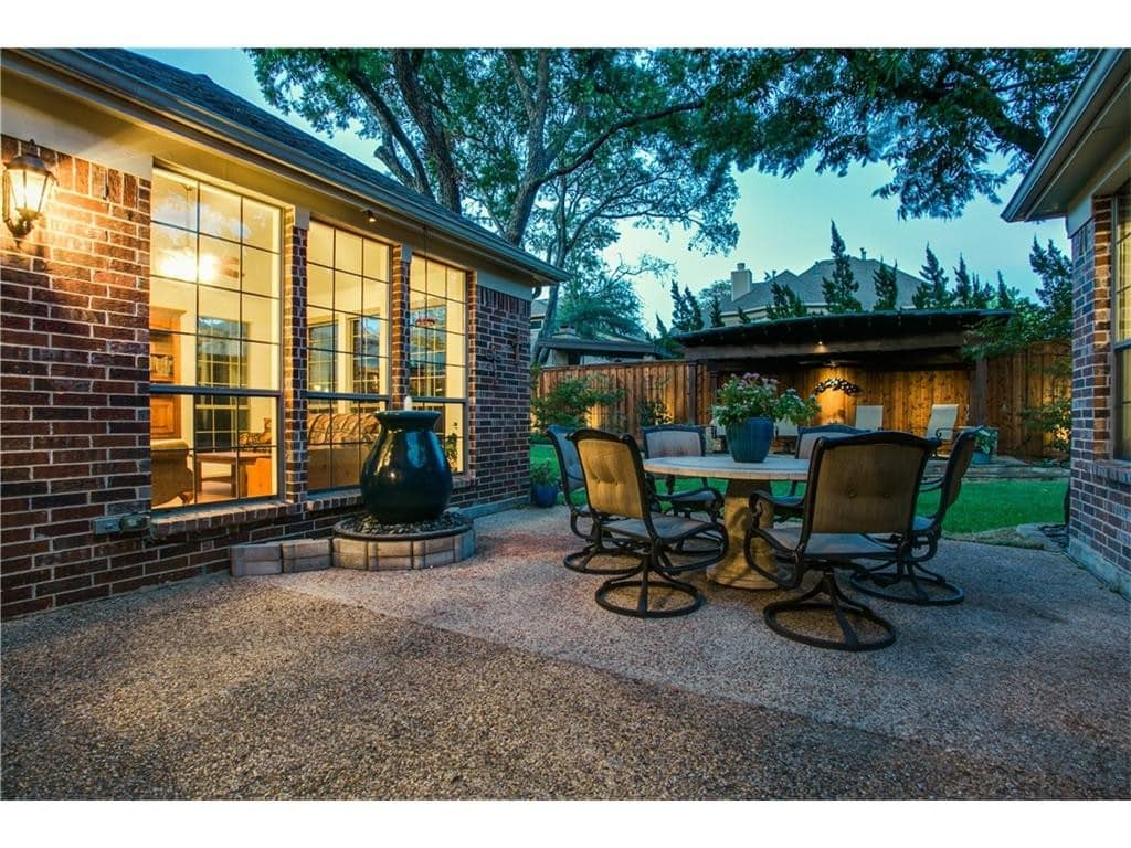 8312-Ridgelea-patio1-1024x768