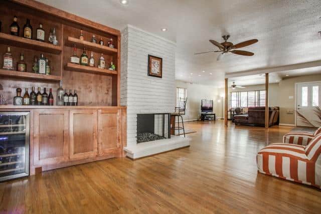 8334-Banquo-Bar-Fireplace