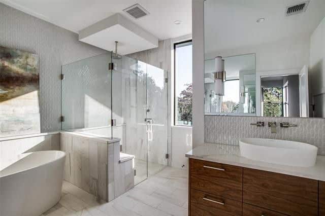 8401-Linwood-breezeway