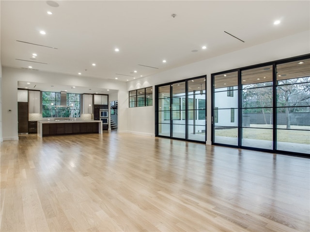 8403-Swananoah-Living-to-kitchen