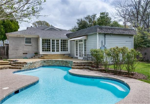 8507-Briarwood-backyard