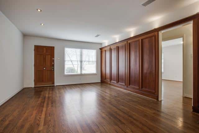 8507-Briarwood-living